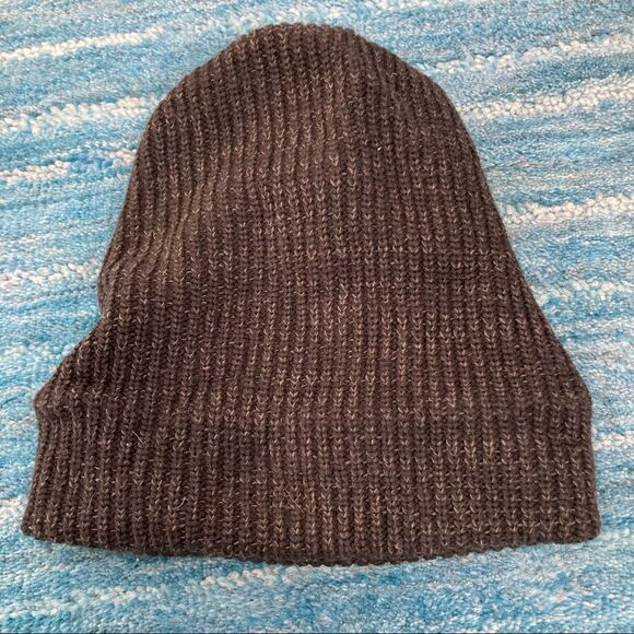 North Face Classic Knit Beanie Grey Hat - Picture 3 of 8